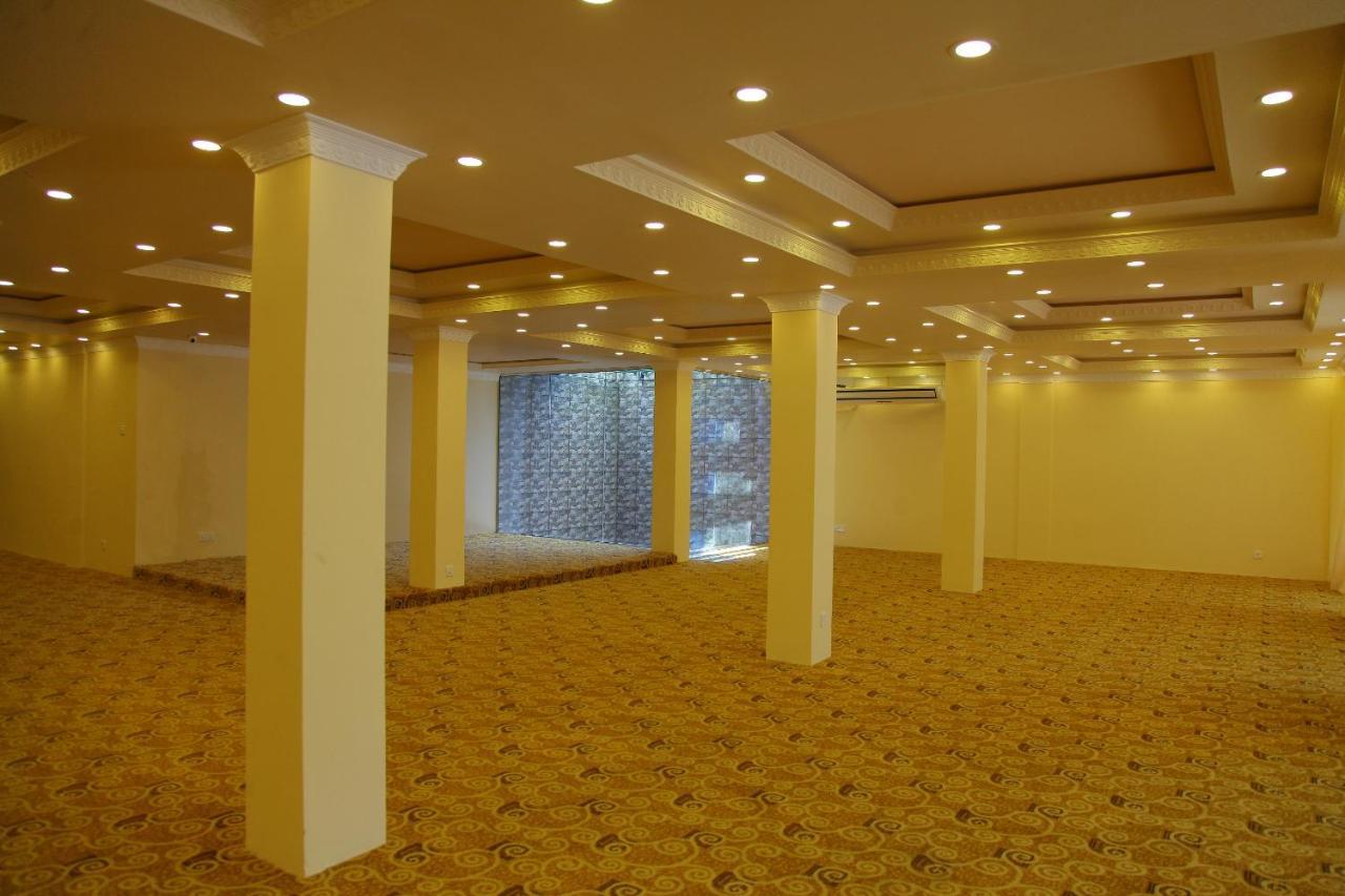 Hotel Nathaliya Katunayaka Exteriör bild
